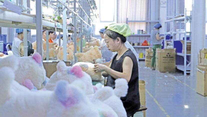 安康：科技赋能 毛绒玩具产业闯出新天地