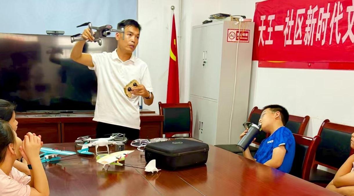 咸阳“七彩假期”守护儿童成长