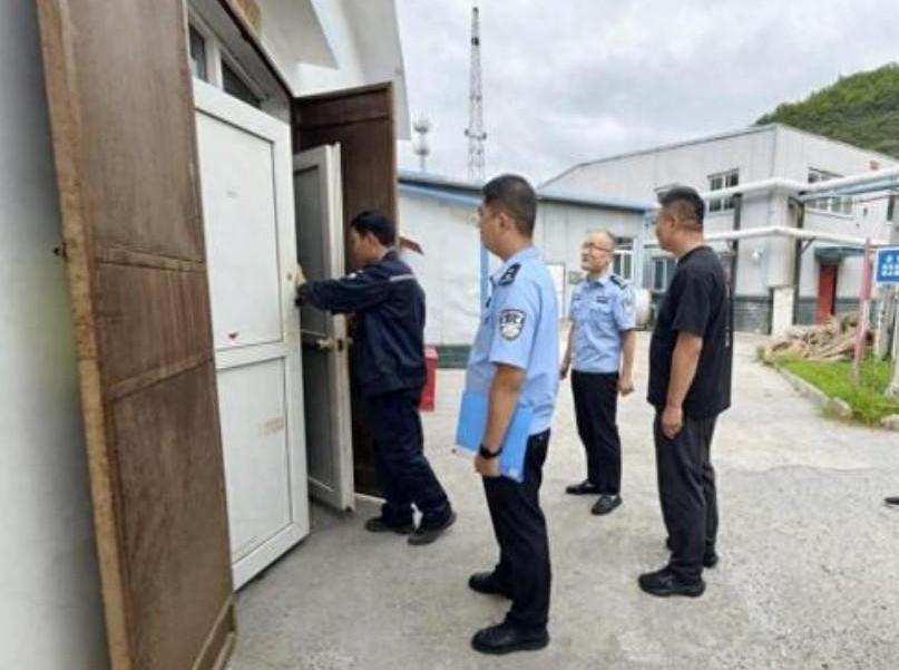 旬邑公安深入企业为易制毒化学品安全使用筑牢防线