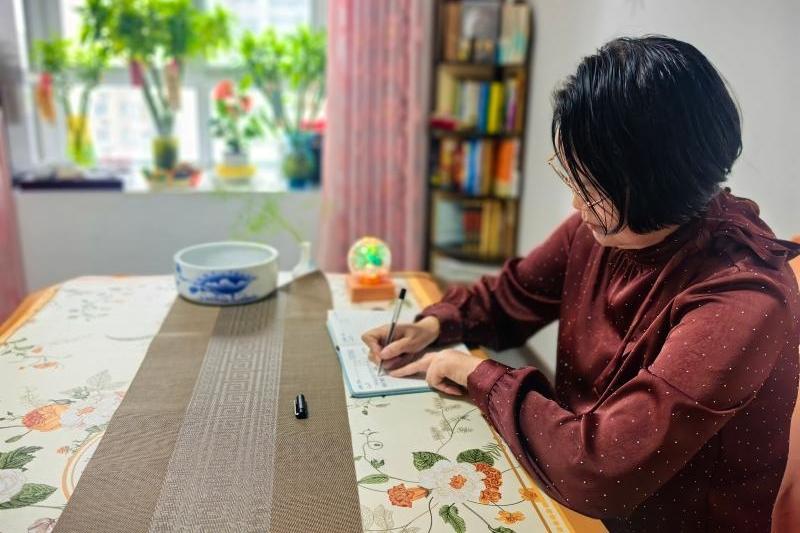 每月捐出一笔钱，她们坚持了许多年