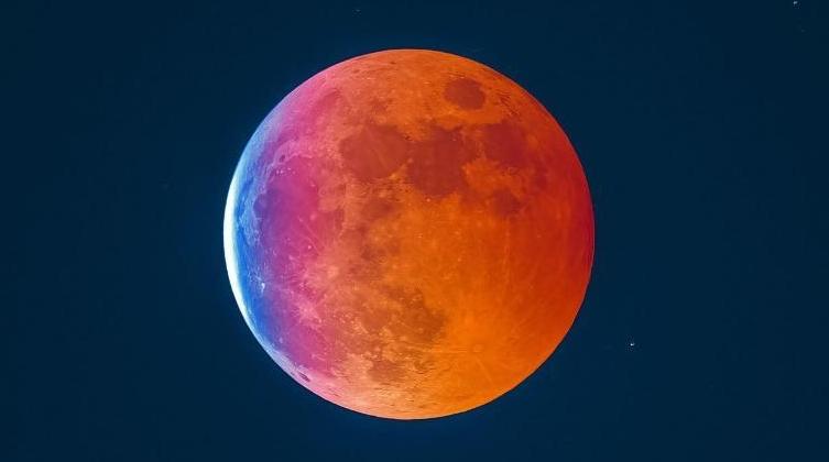 星空有约丨月亮的脸又要红了