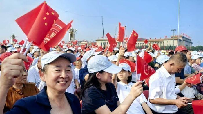 海外华媒人阅兵观礼：展现中国力量与和平承诺