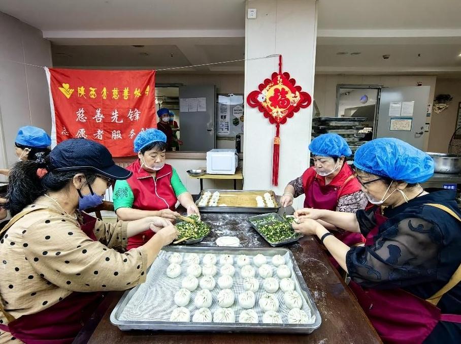 关爱老人，传递温情