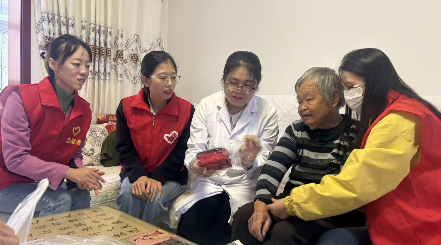 暖心！靖边这个社区把“健康”和“温暖”打包送上门！