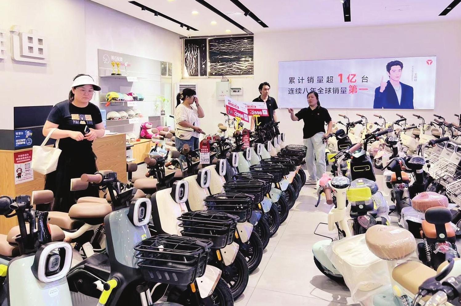 商家忙清库存 销售迎来小高潮