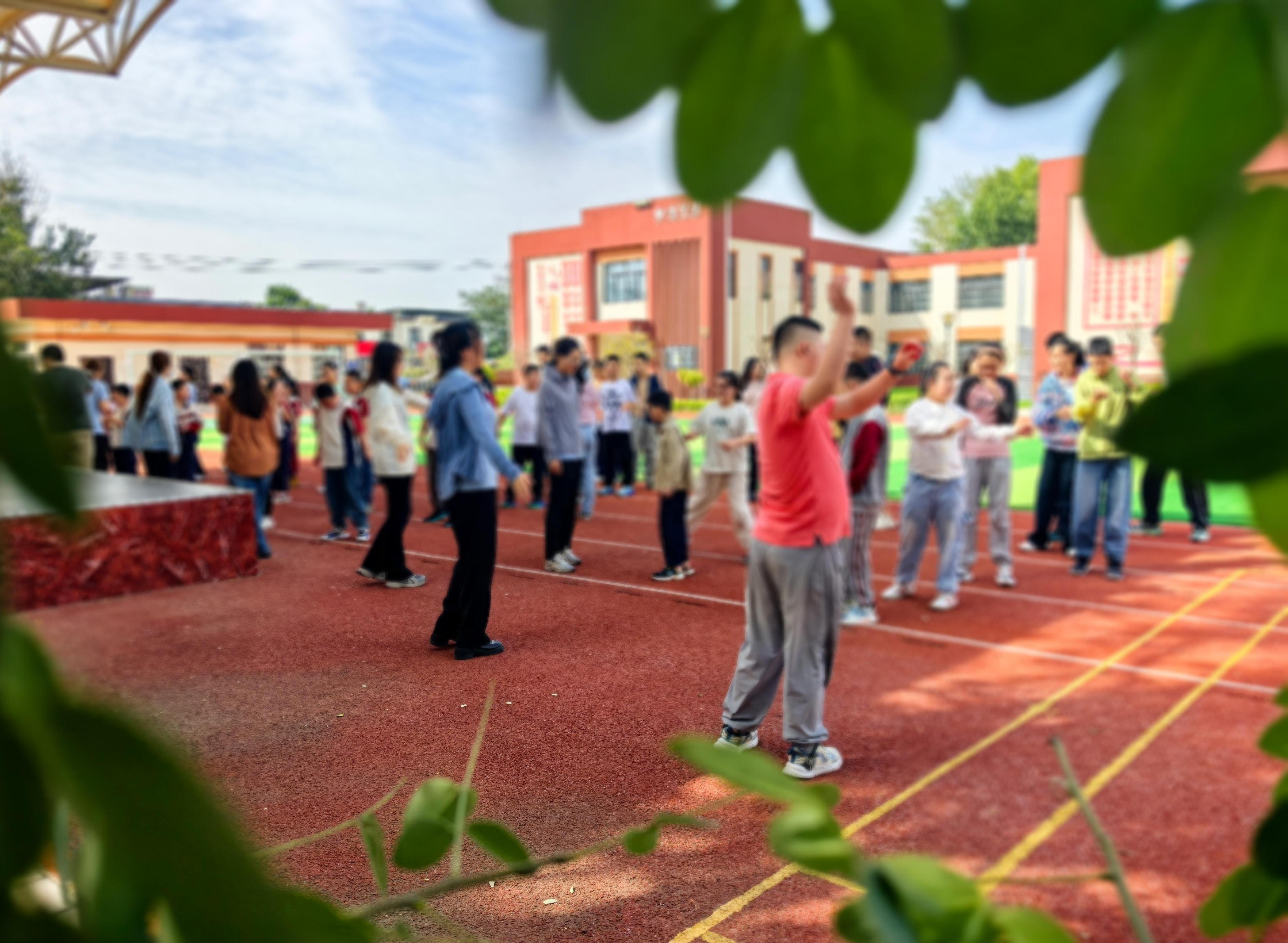 一年半教会7岁“折翼天使”跑步