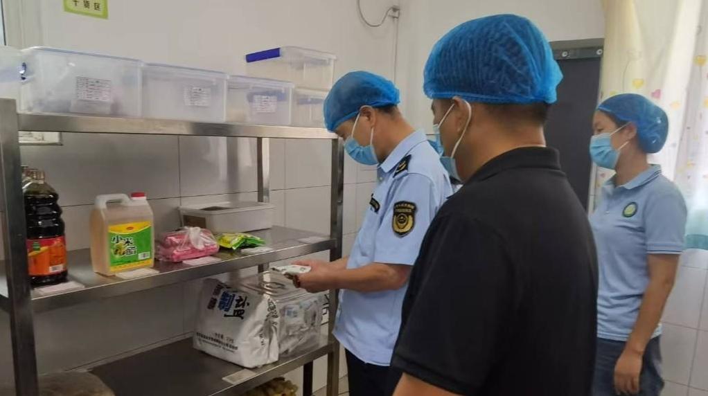 开展校园食品安全专项检查 全面筑牢校园饮食安全防线