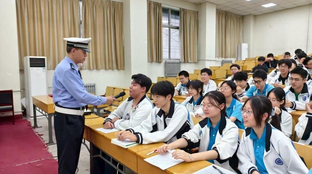 案例警示+法规解读+实操指导 西安工业大学附中这堂交通安全课“干货满满”