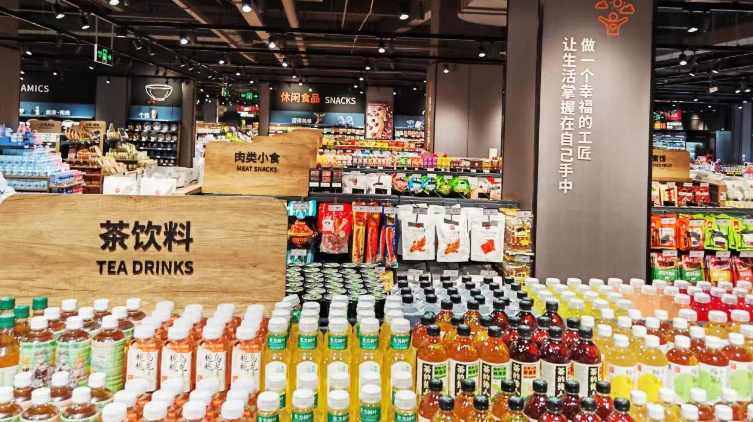 永辉超市汉中首店调改开业，商品结构近80%接近胖东来