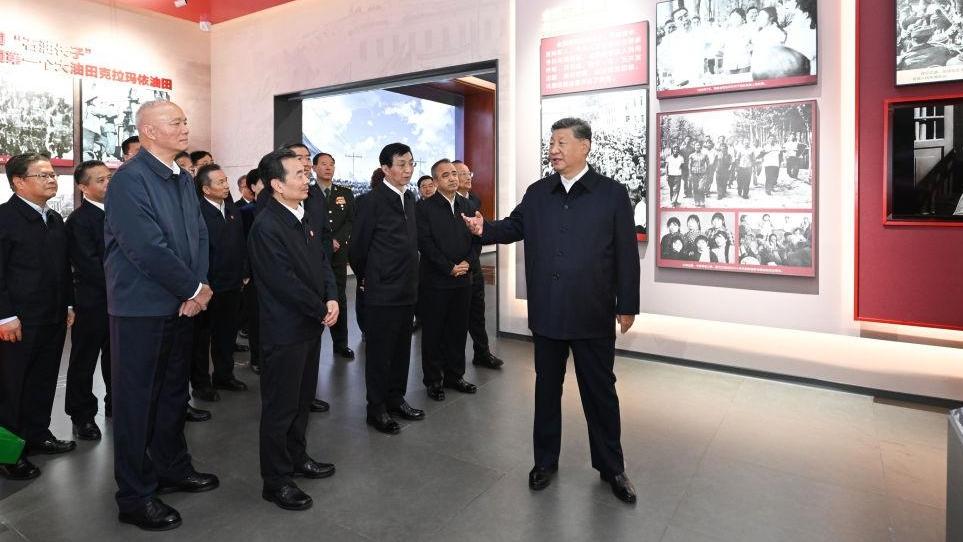 学习新语｜跟着总书记感受新疆70年的沧桑巨变