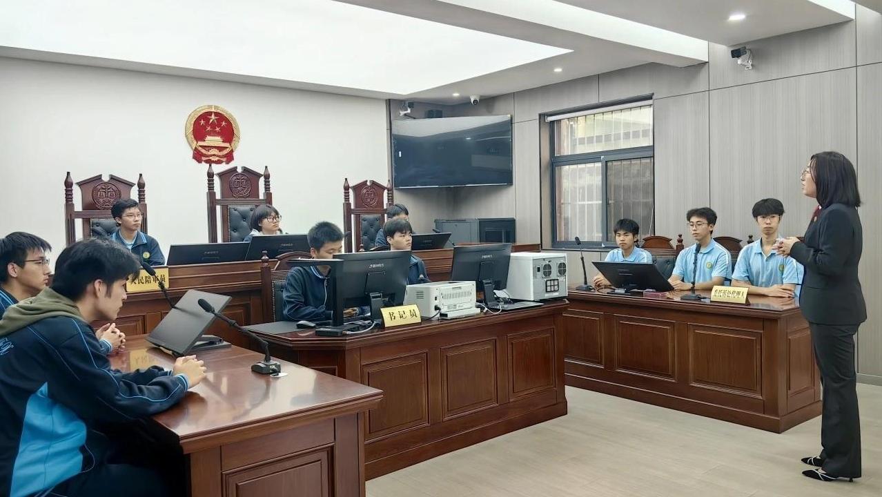 “小莲蓬”相伴法治成长