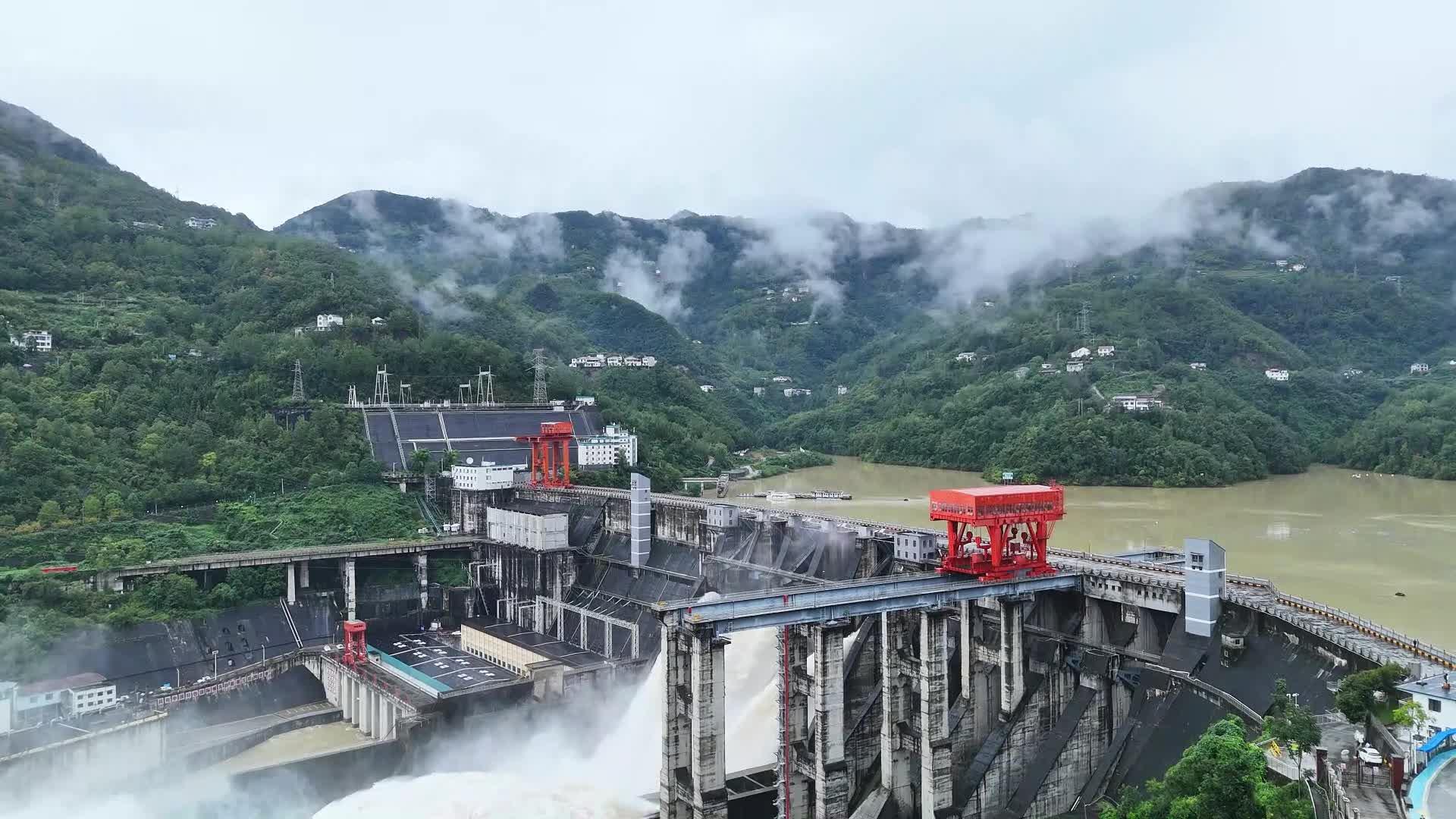 瀛湖“见悦”国庆狂欢 万人共赏山河欢腾
