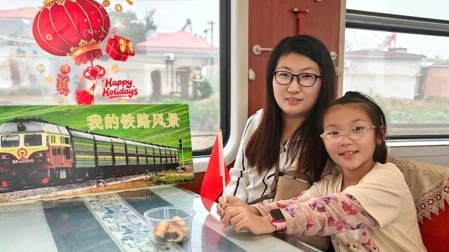 我的铁路风景｜月盈旅途，最美的风景在团圆路上