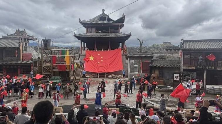 “山河共此时”文化嘉年华在白鹿原影视城举办 绘就国庆全天沉浸式文化画卷