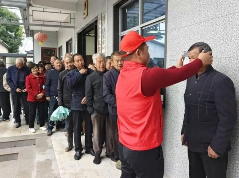 一張照片一份愛，公益攝影留住幸福瞬間