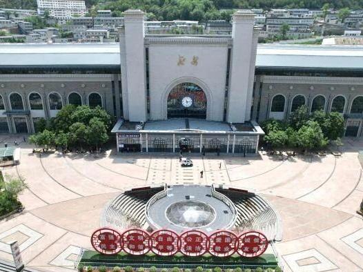 人這一輩子，一定要坐高鐵去一趟延安！