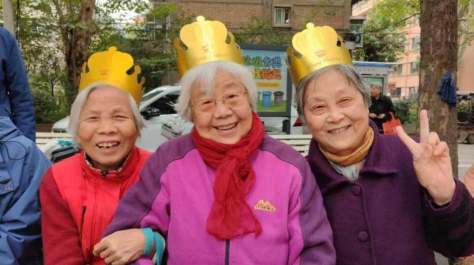 文艺表演+健康互动+便民服务！社区这样为长者庆重阳