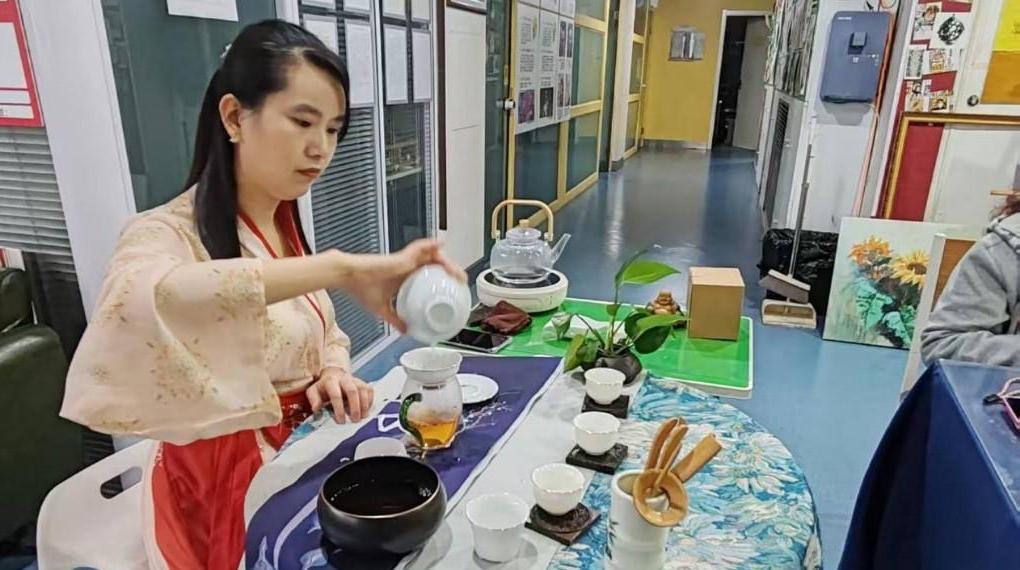 社区一场茶艺课泡出治理“暖心茶”