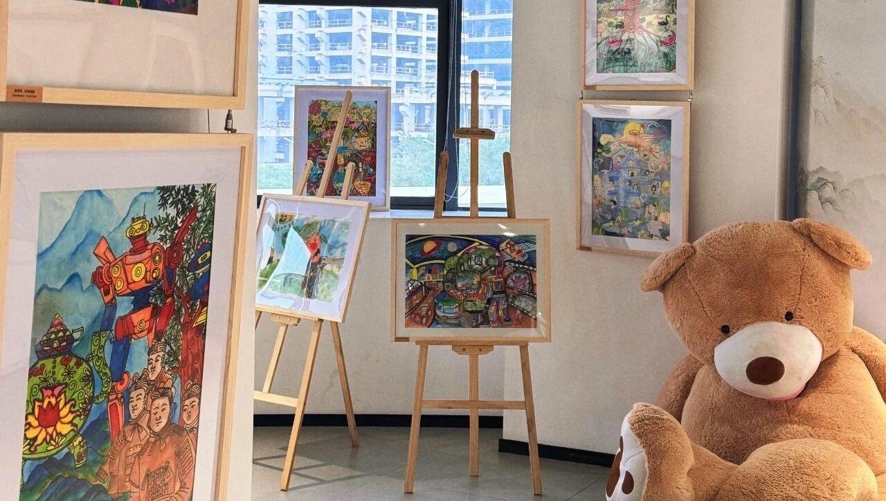 150幅画里的未来！西安这场全球青少年书画展，藏着多少奇思妙想？