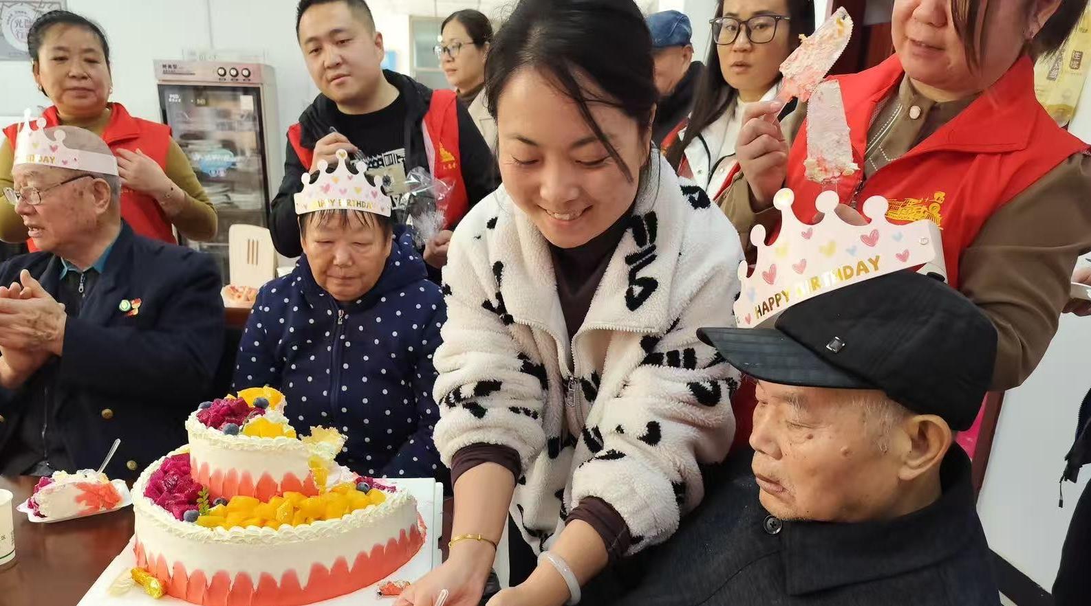 百“味”庆重阳 一“宴”暖邻里