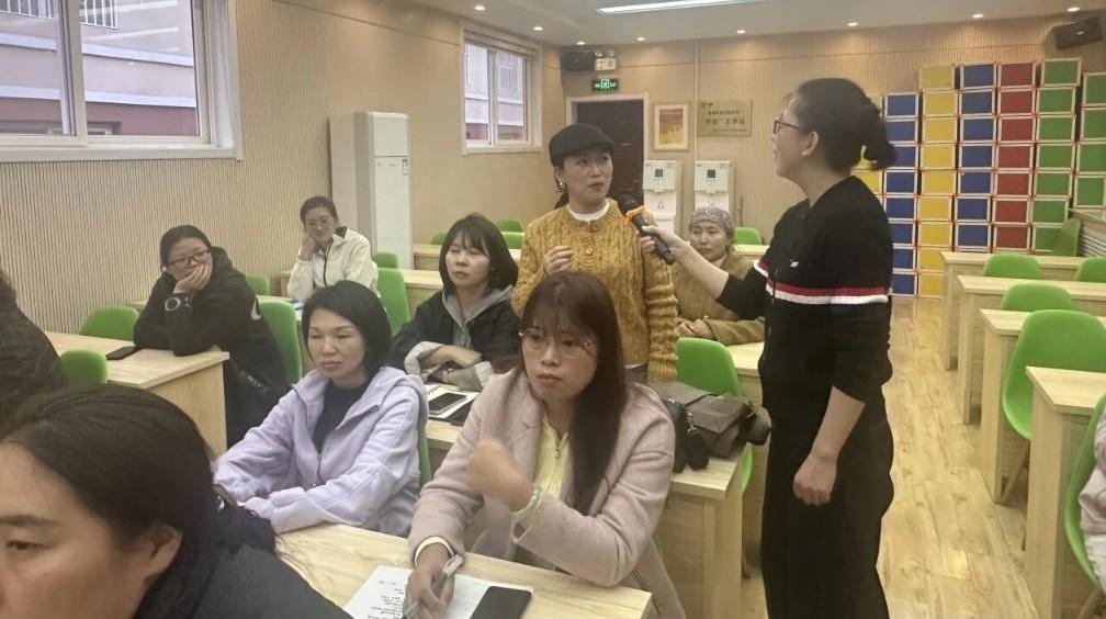 碑林区振兴路小学开展家校大讲堂暨西安市“12355”心理健康公益巡讲活动