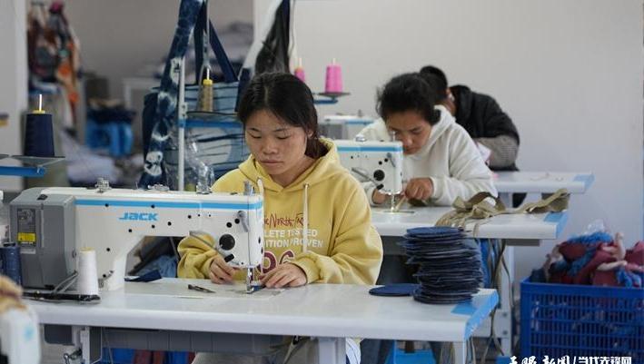 网媒看贵州·锦绣展黔程｜锦绣花开，落地有声！