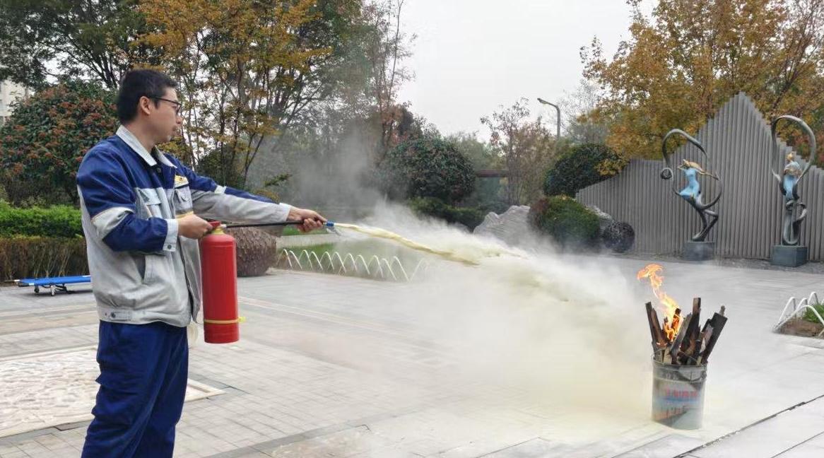 开展消防演练 筑牢安全“防火墙”