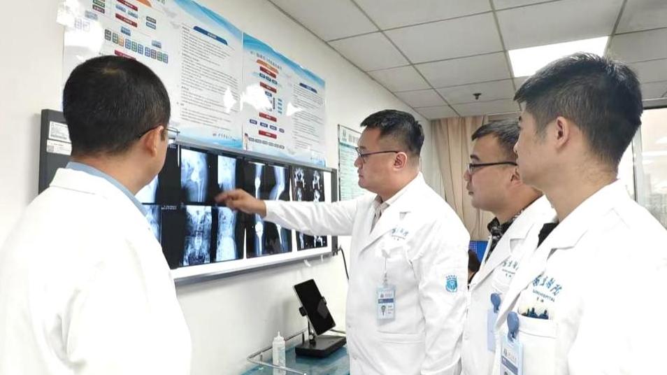 一條腿僵硬如棍，一條腿屈曲90度，如何破除“僵直”枷鎖