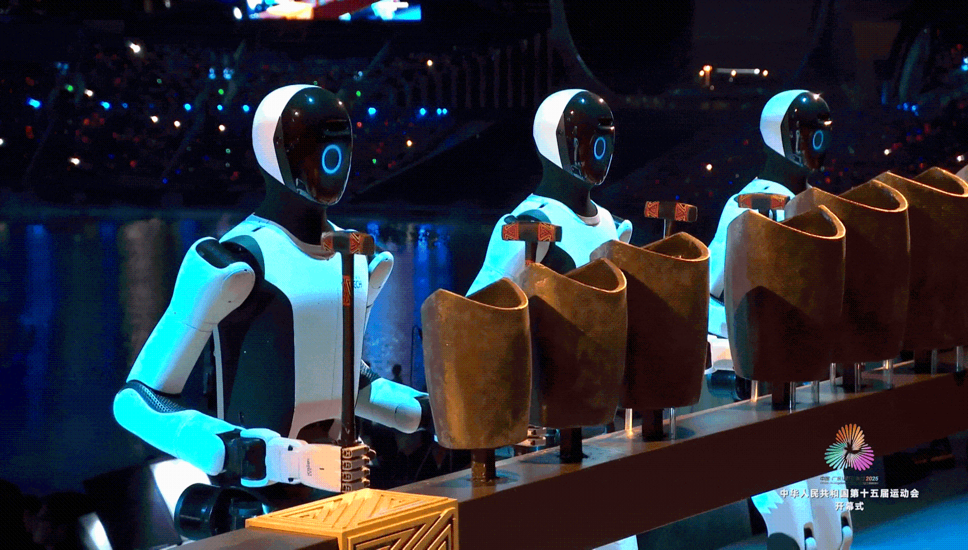 视频丨独家揭秘开幕式四大“名场面”！机器人敲响的竟是两千多年前的它