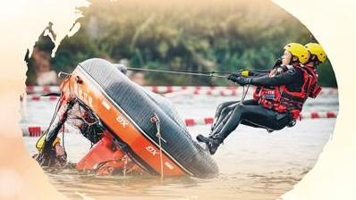 有一种守护叫“火焰蓝”（建设更高水平的平安中国）
