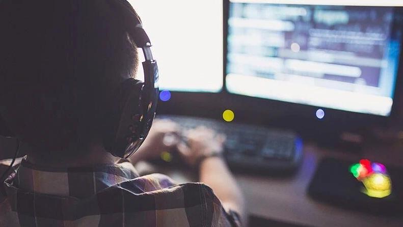 30岁小伙长期熬夜智力退回3岁 年轻人患“脑膜炎”病例为何频发？