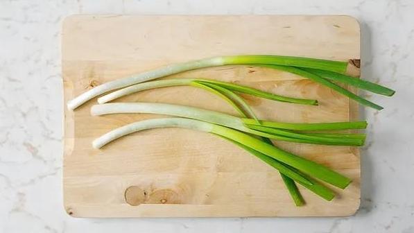 厨房里这根“草” 竟是消炎、防癌、护血管的“高手”