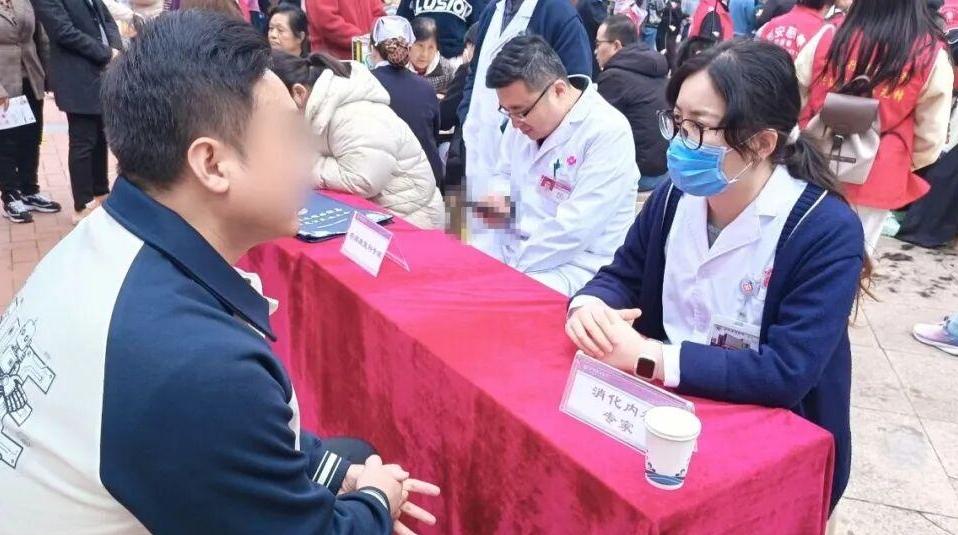 多学科联动送健康！这场冬日公益活动，暖身更暖心