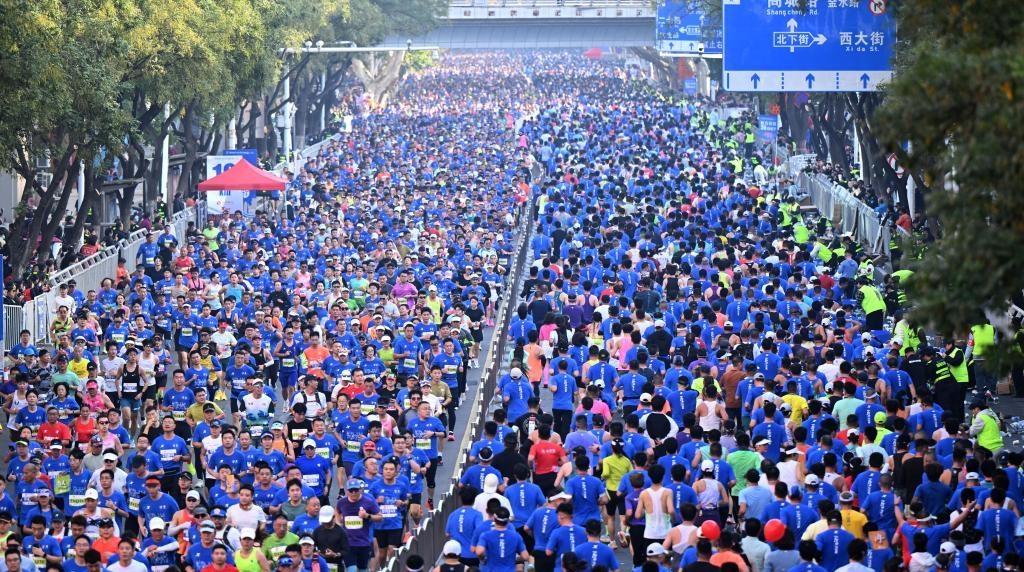 有一种生活方式叫“陪你去跑马拉松”