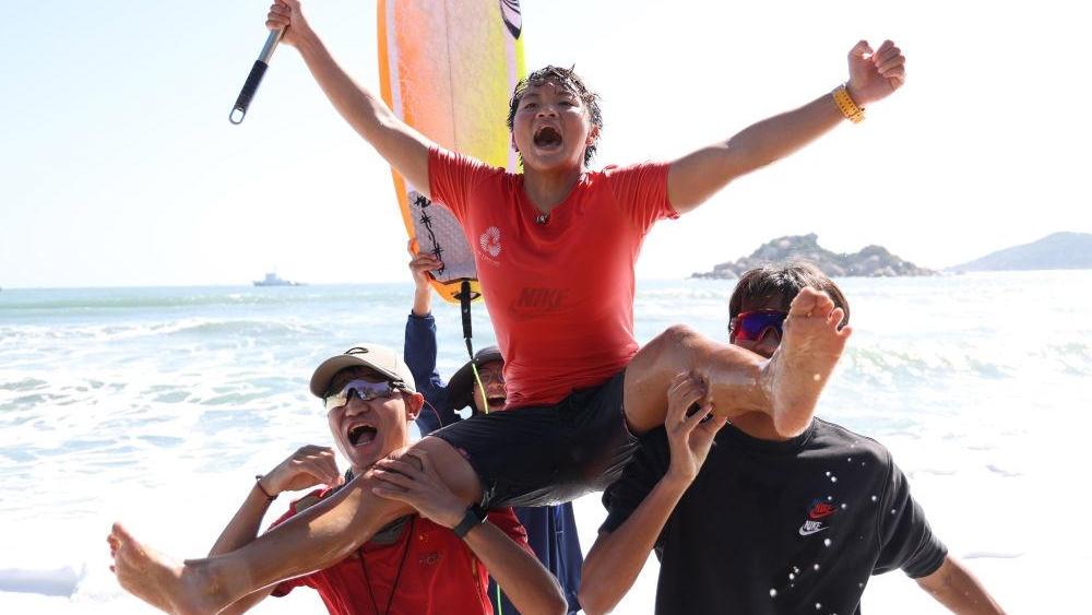 全运会｜奥运冲浪名将杨思琪强势摘金