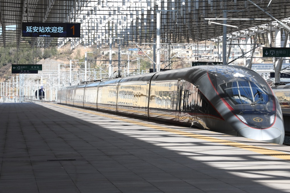 西延高铁开始试运行