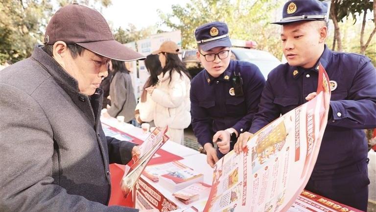 暖冬便民服务直达“家门口”