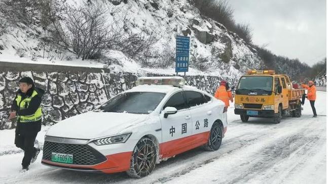 宝鸡多方联动除雪保畅