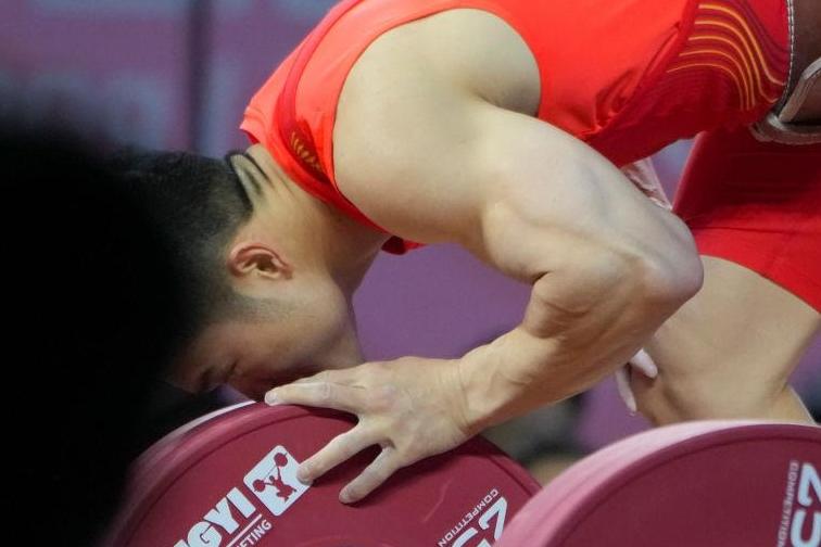 全運會｜特寫：離開前，他留下一吻