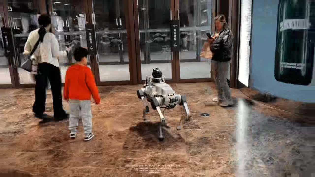 从“赛博萌宠”到“全能导购” 商场智能化的创新探索与现实挑战