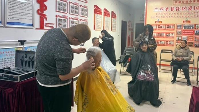 兰乔圣菲社区开展便民集市活动