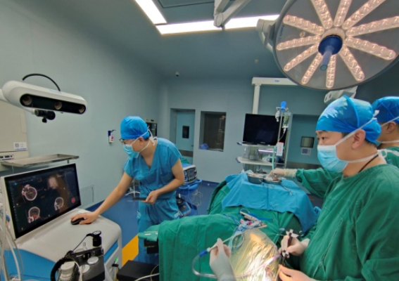 神经外科机器人精准“导航” 脑出血患者3周顺利康复出院