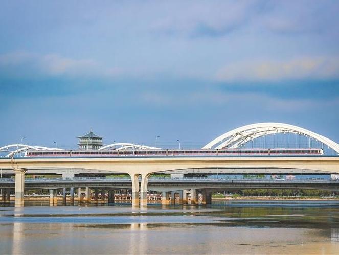 轨道交通重塑古都西安出行版图