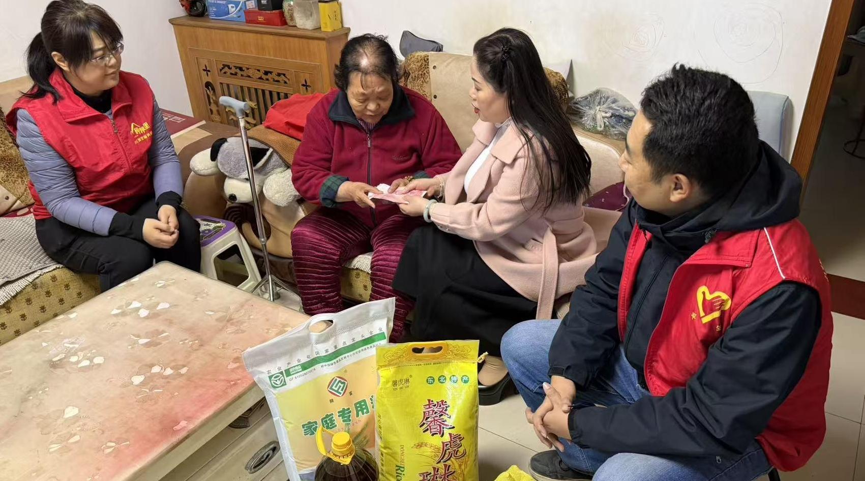 寒冬送暖 慈善同行