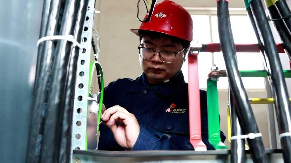 与钢铁“共舞”的三秦工匠