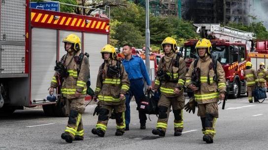 “不放弃任何一个求助”——香港消防员的48小时火海奋战