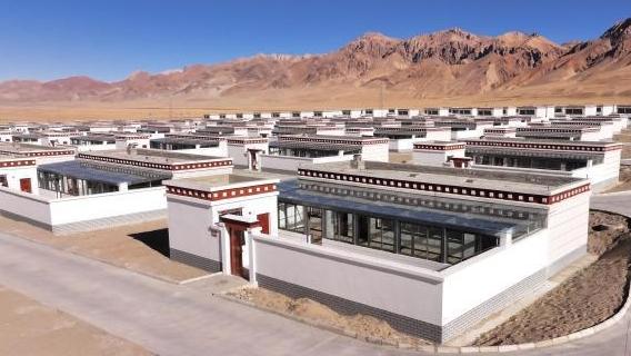 高原新居暖民心：西藏改则县茶措村开启宜居宜业新生活