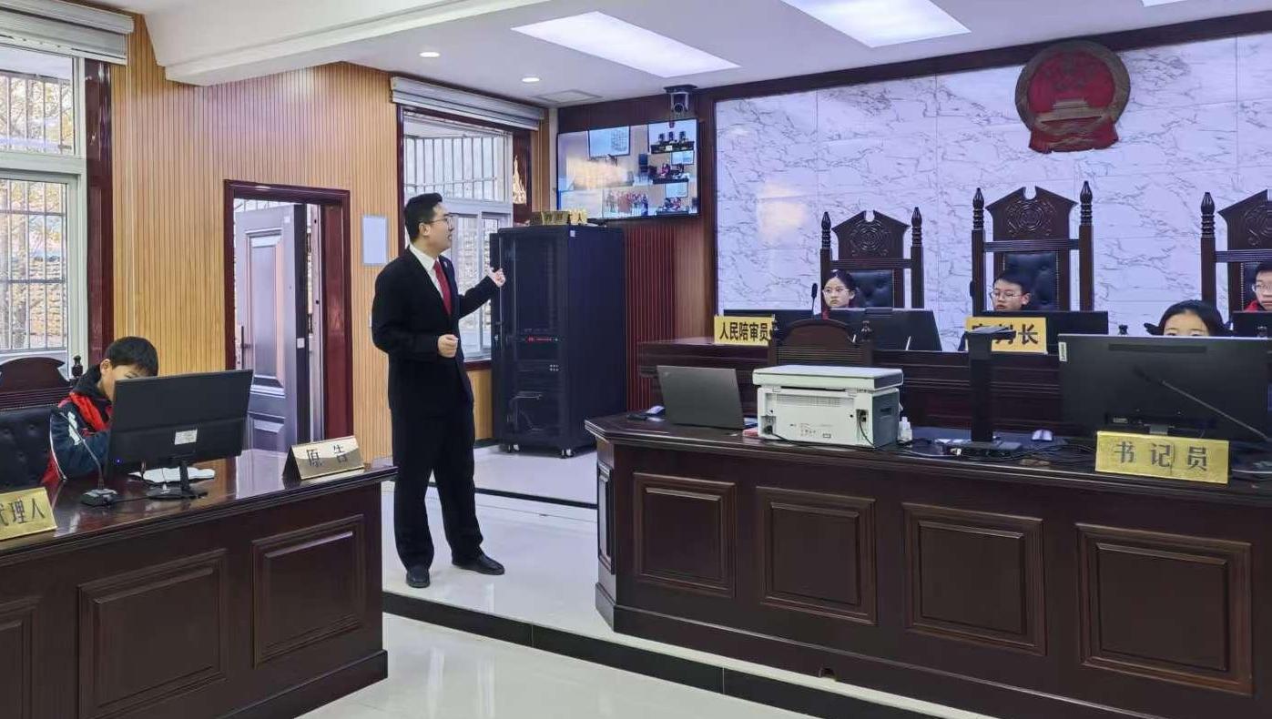 嵐皋縣法院民主法庭：開法治“盲盒”，播正義“種子”