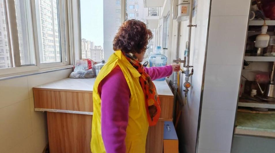 “暖冬行动”情系银发，守护独居老人安心过冬