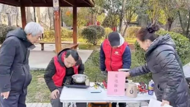 每月3号“易修哥”准时见，社区便民集市暖民心